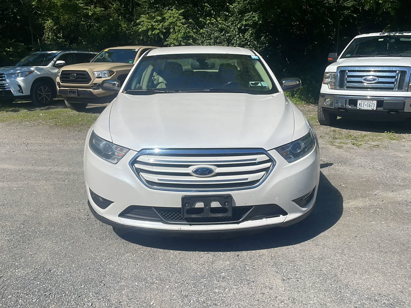Used 2014 Ford Taurus Limited FWD image 10