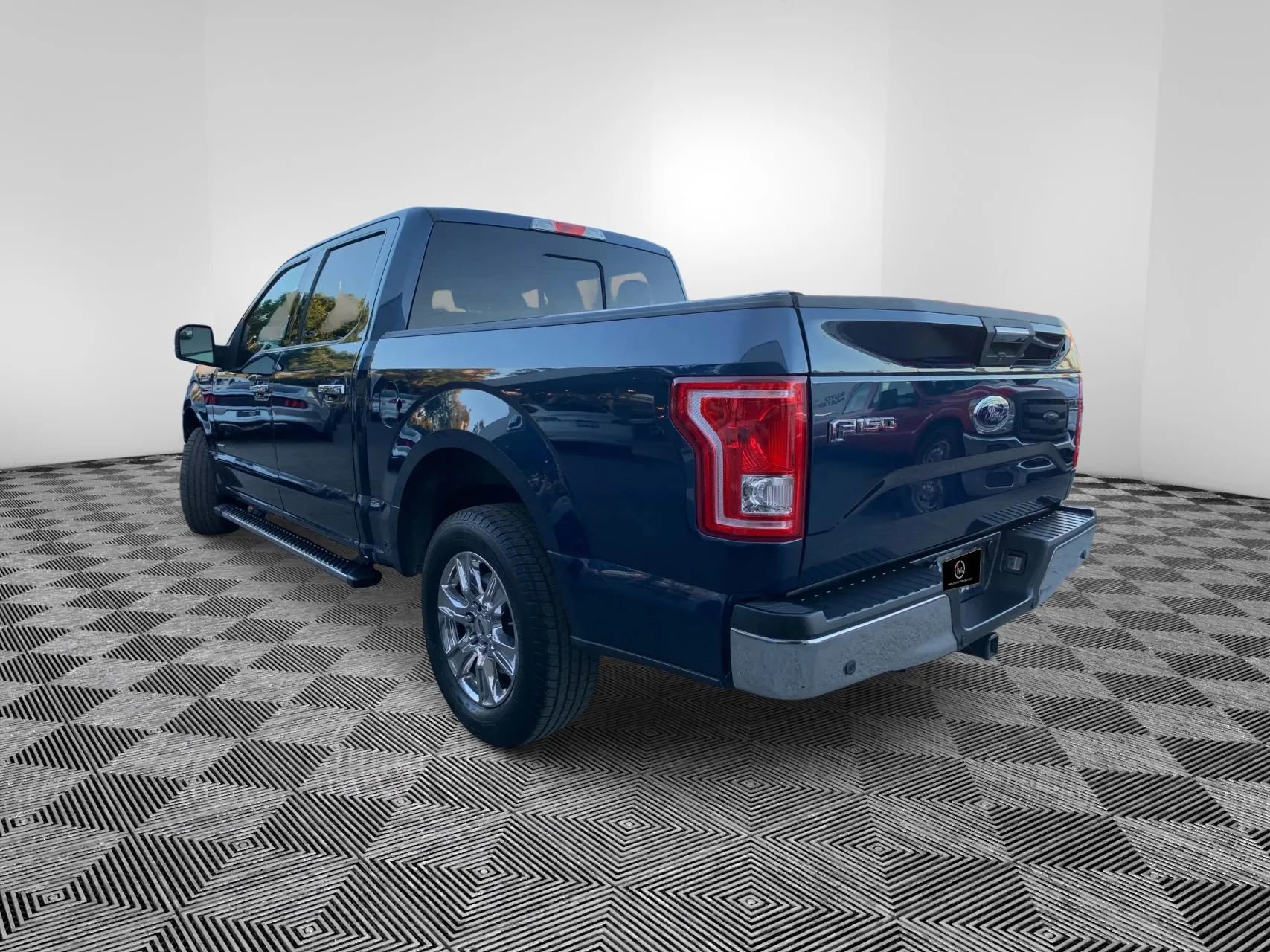 Used 2015 Ford F150 XLT w/ Equipment Group 302A Luxury image 8