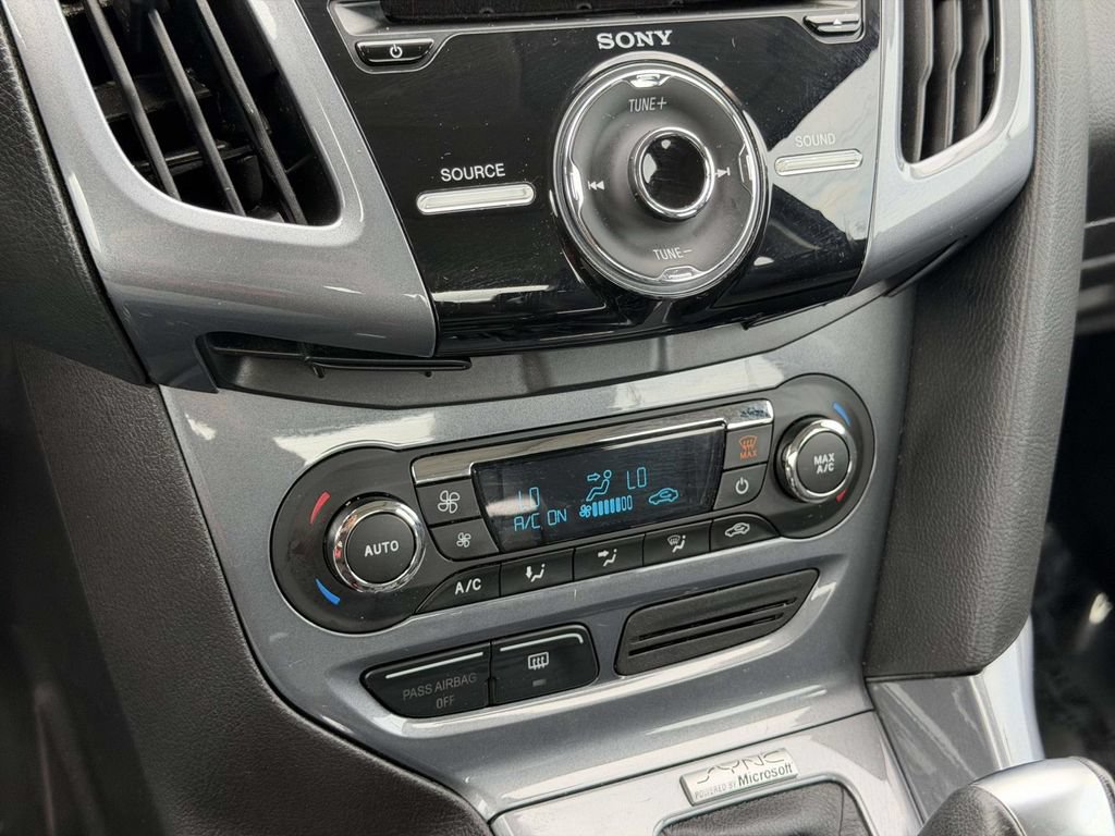 Used 2014 Ford Focus Titanium FWD image 24