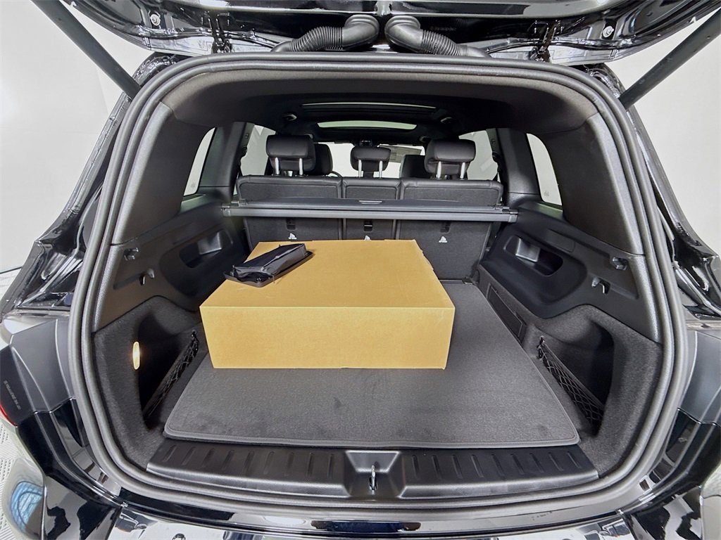 Used 2025 Mercedes-Benz GLB 250 4MATIC image 10