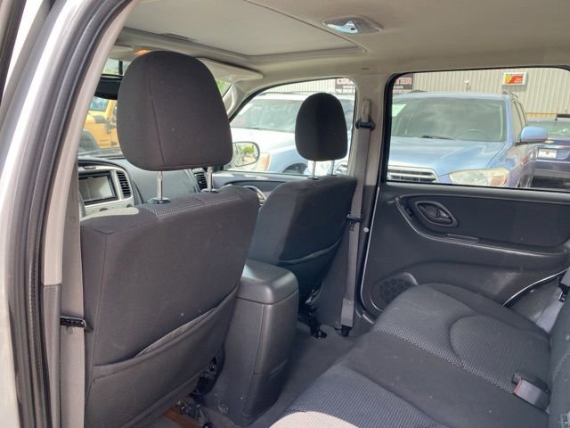 Used 2005 MAZDA Tribute s w/ Package 1 AWD/4WD image 16
