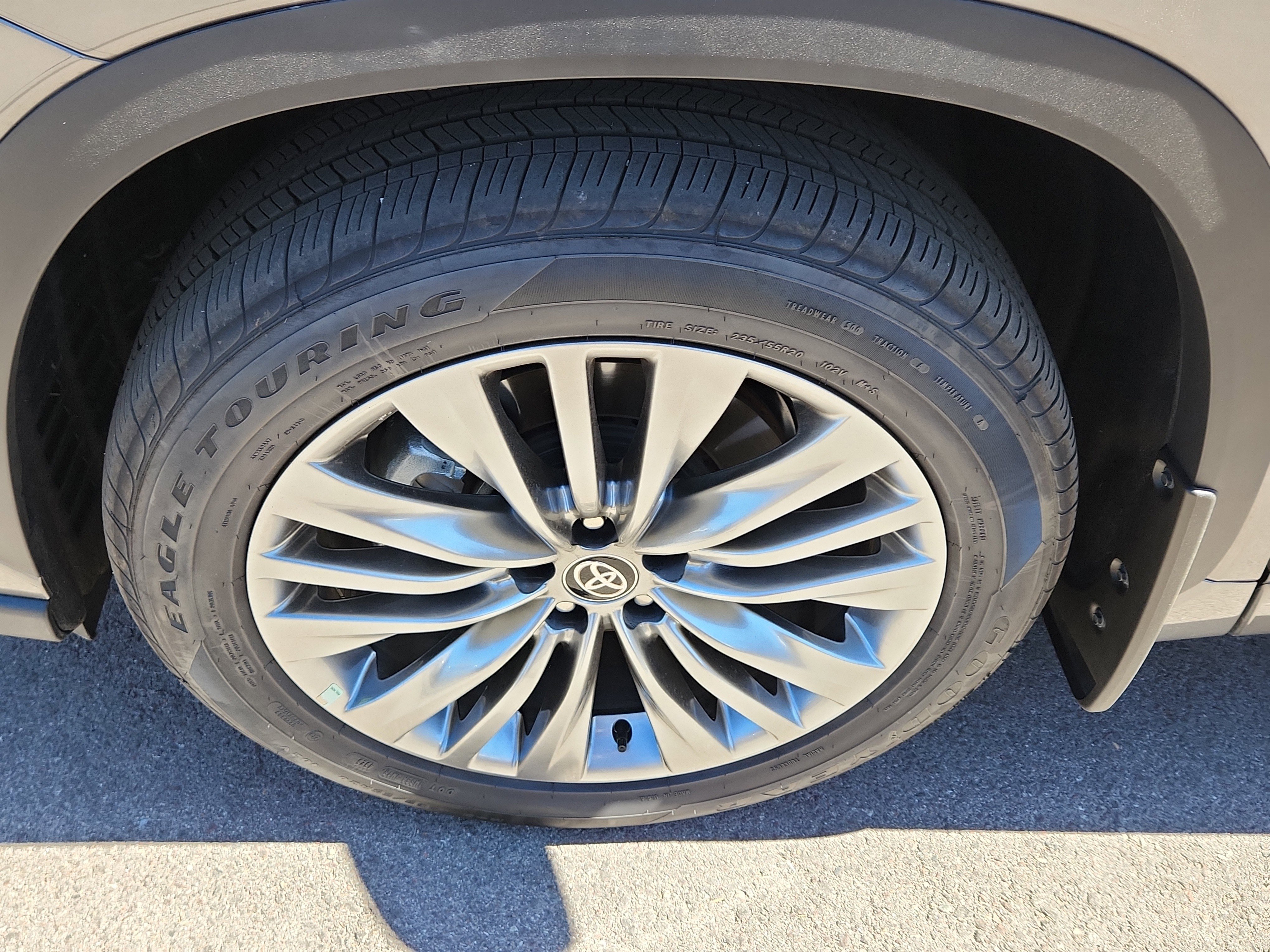 Certified 2026 Toyota Highlander Platinum image 18