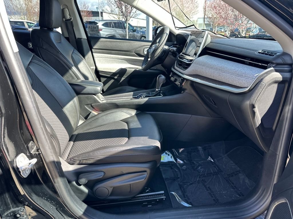 Used 2022 Jeep Compass Latitude image 17