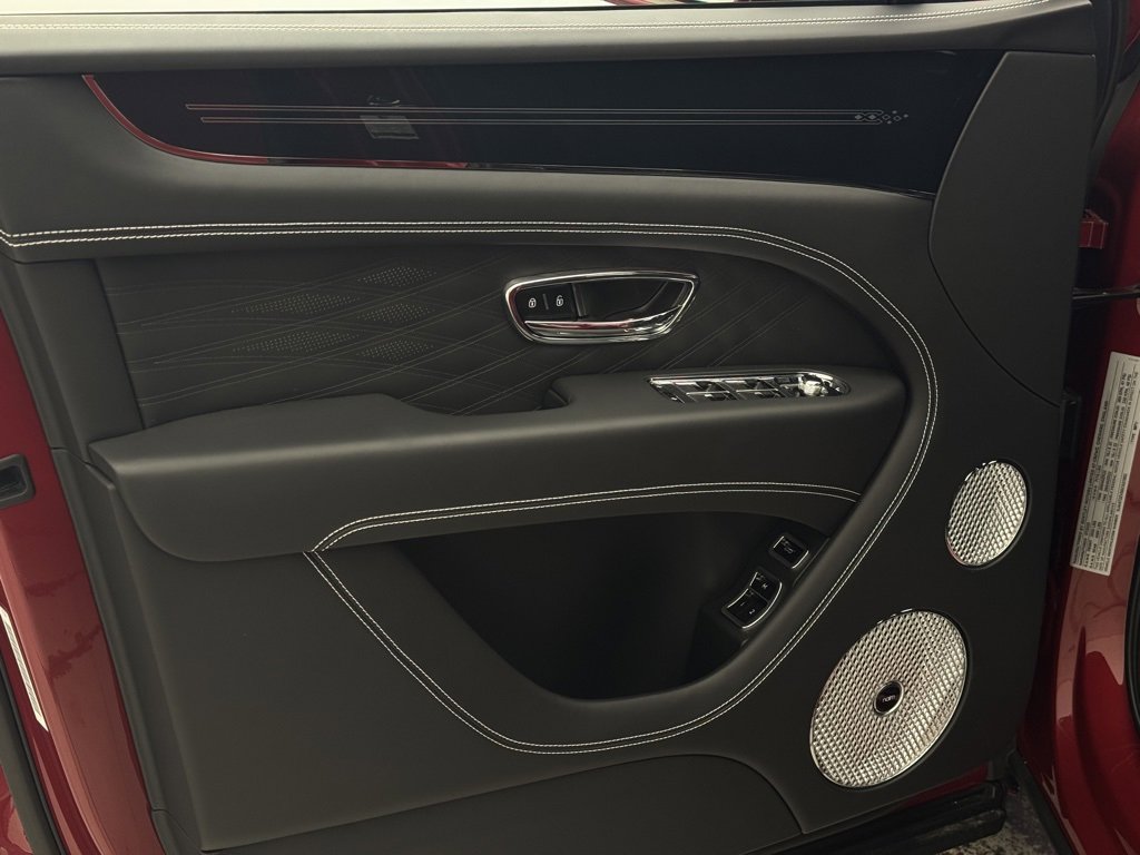 New 2025 Bentley Bentayga image 9