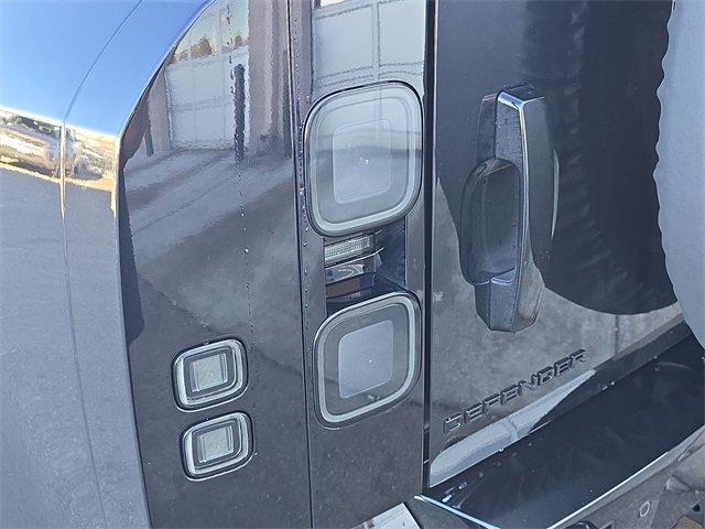 New 2026 Land Rover Defender 110 X-Dynamic SE image 20