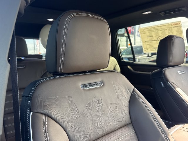 New 2027 GMC Acadia Denali Ultimate w/ LPO, Floor Liner Package FWD image 31