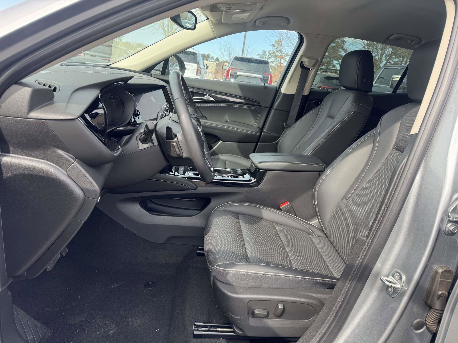 Used 2023 Buick Envision Essence AWD/4WD image 12