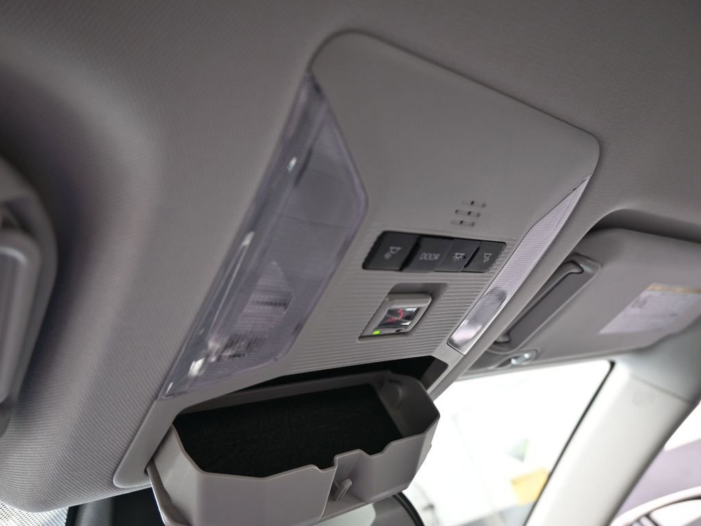 Used 2025 Toyota RAV4 XLE image 29