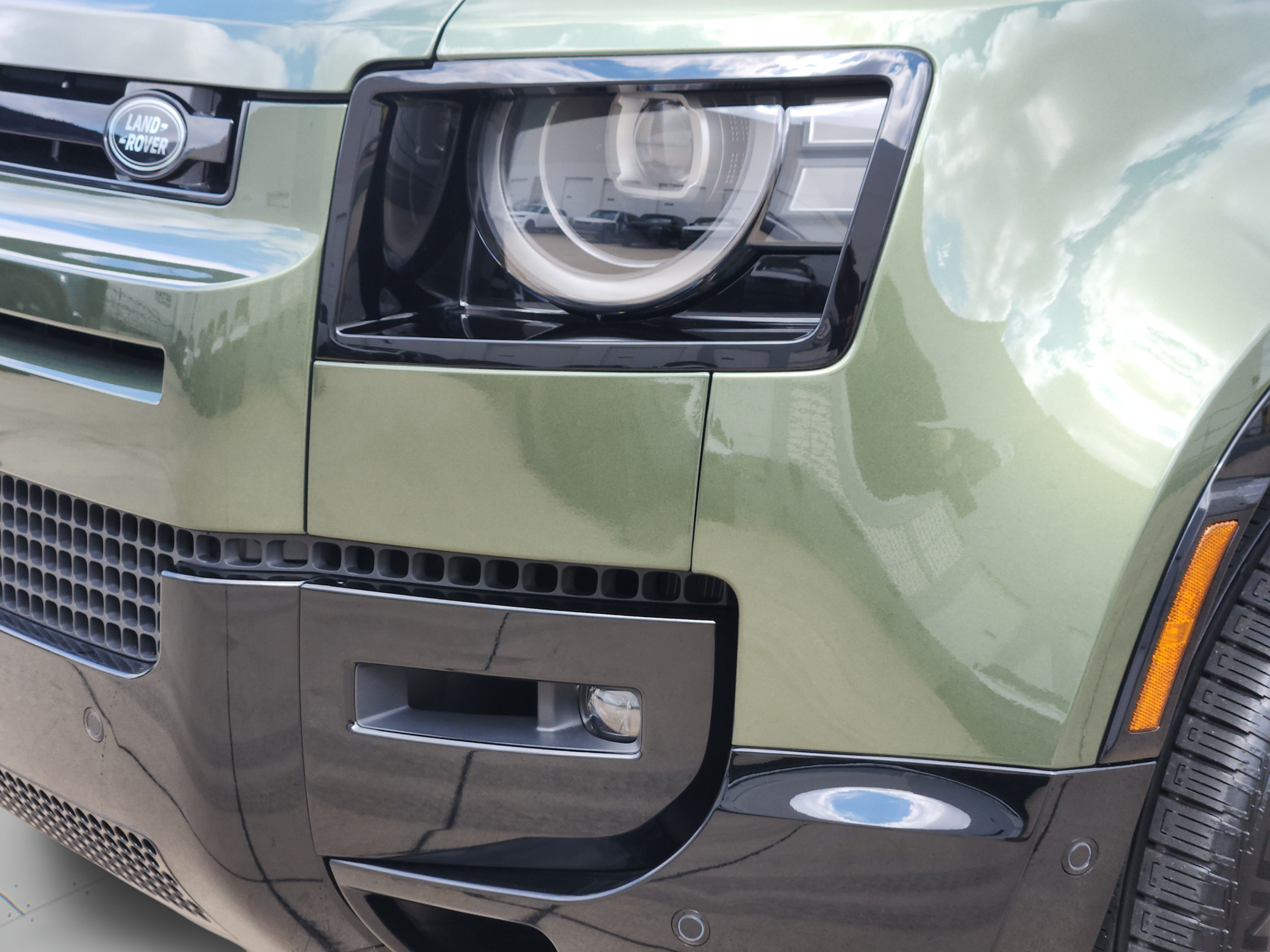 New 2026 Land Rover Defender 110 X-Dynamic SE AWD/4WD image 31