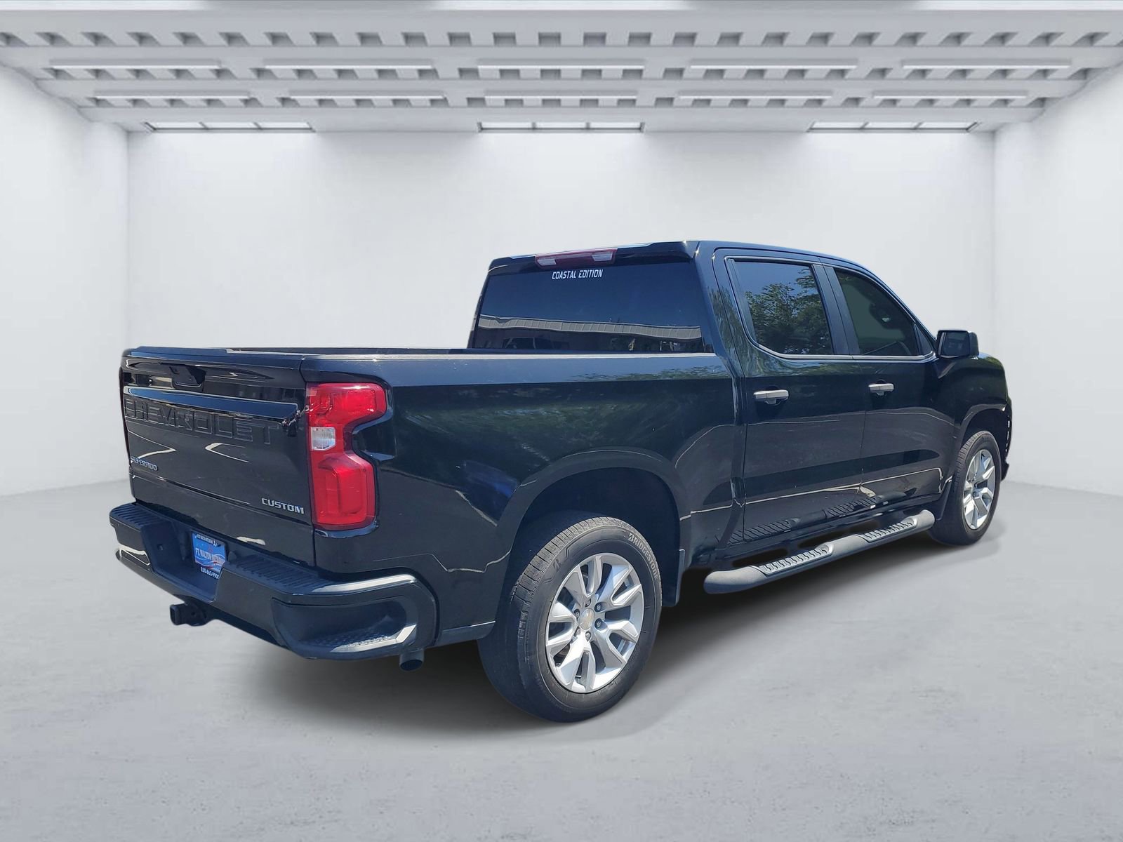 Used 2022 Chevrolet Silverado 1500 Custom image 4