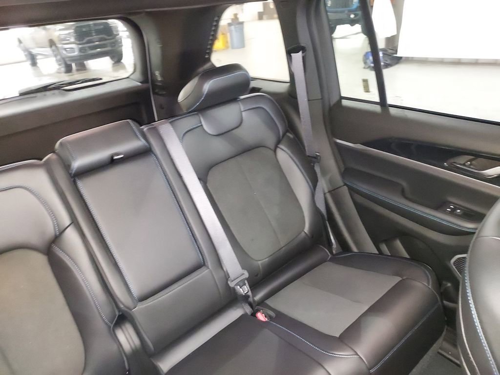 New 2024 Jeep Grand Cherokee Trailhawk AWD/4WD image 14