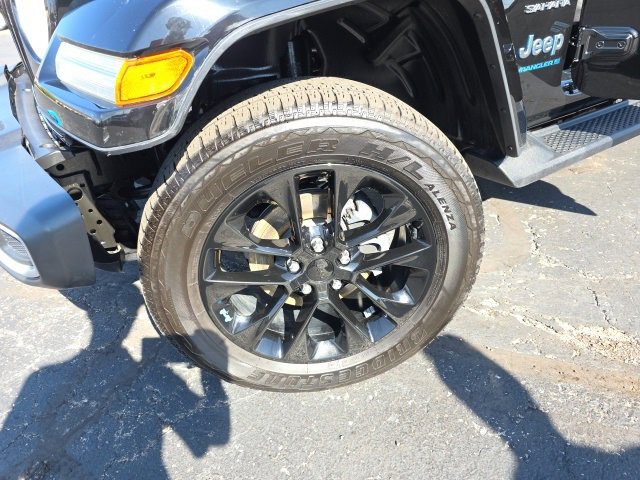 Used 2023 Jeep Wrangler Unlimited Sahara w/ Cold Weather Group image 55