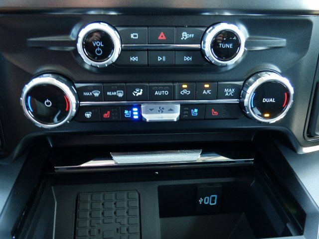 New 2025 Ford F350 Lariat w/ Lariat Ultimate Package image 17