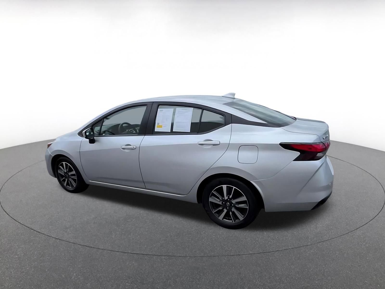 Used 2025 Nissan Versa SV FWD image 10