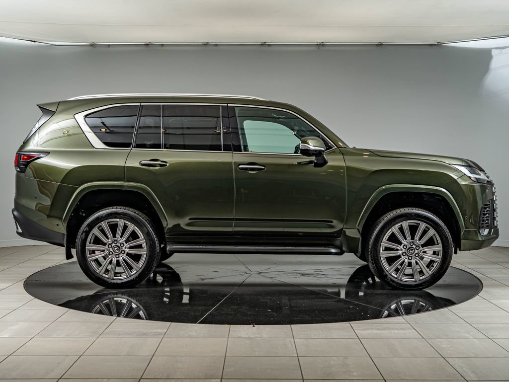 Used 2025 Lexus LX 700h Ultra Luxury AWD/4WD image 4