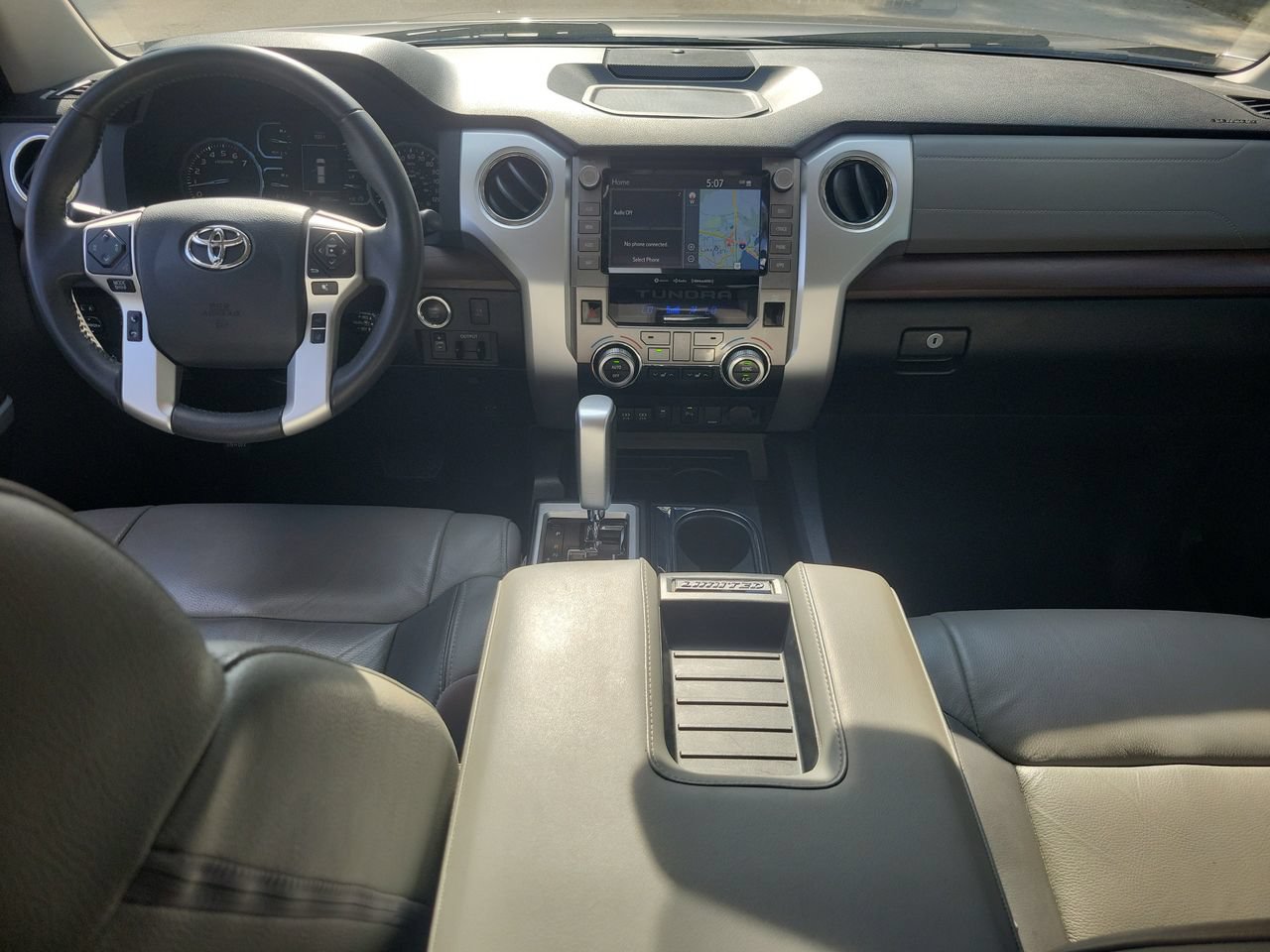 Used 2020 Toyota Tundra Limited w/ Limited Premium Package RWD image 11