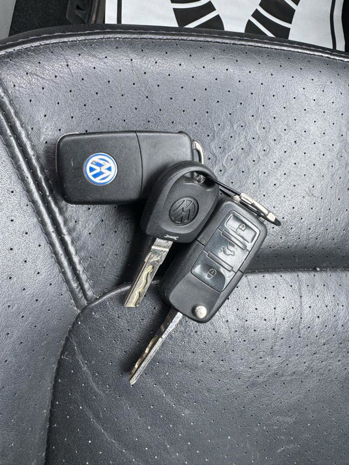 Used 2004 Volkswagen Beetle GLS FWD image 23