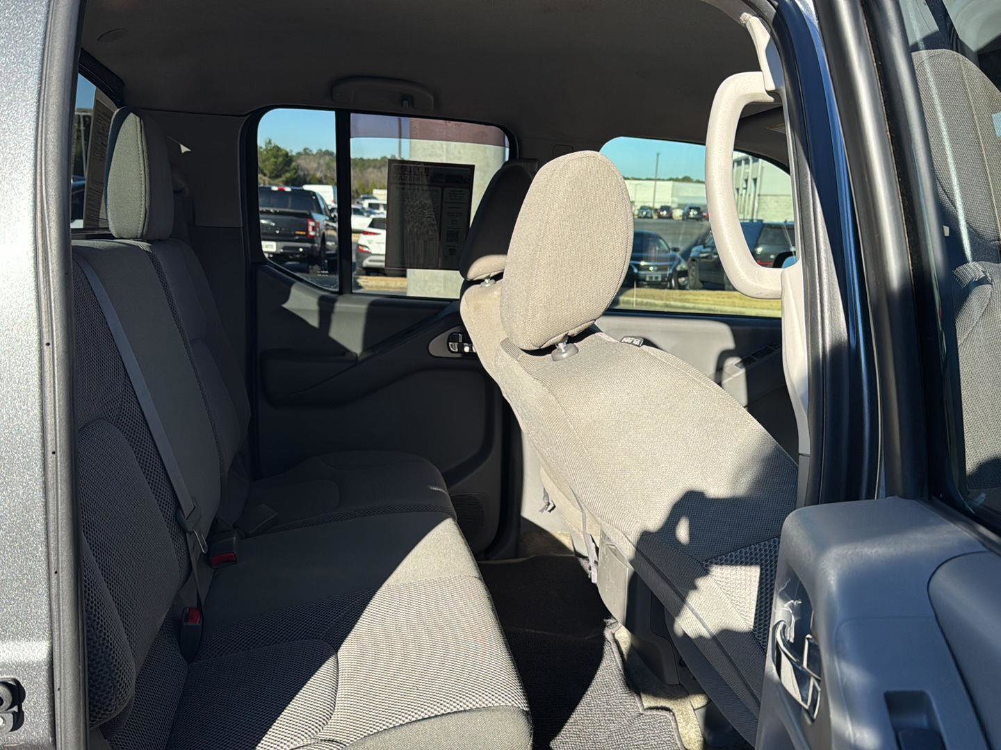 Used 2018 Nissan Frontier SV w/ Value Truck Package image 11