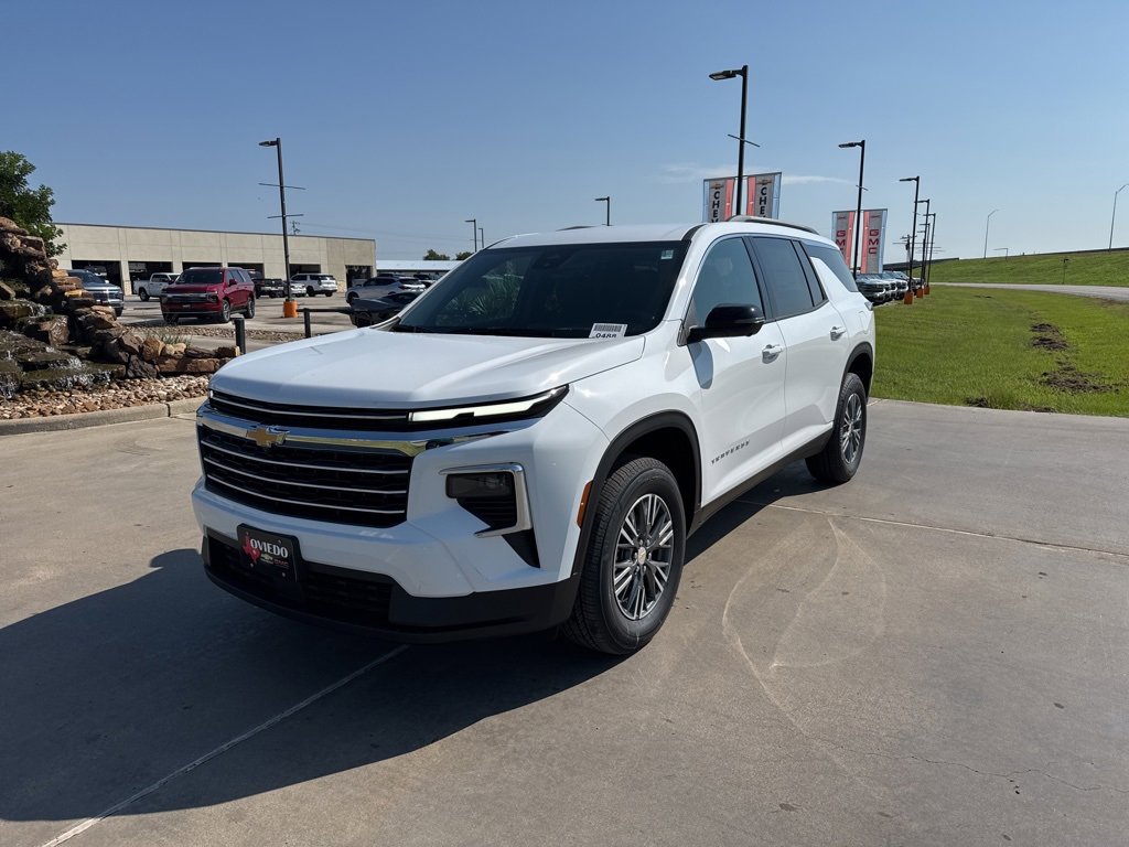 New 2026 Chevrolet Traverse LT w/ Driver Confidence Package image 2