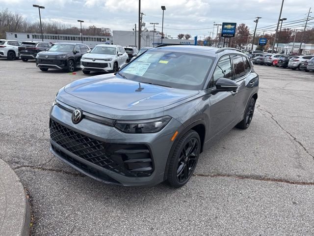 New 2026 Volkswagen Tiguan SE R-Line image 9