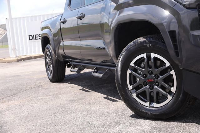 Used 2025 Toyota Tacoma TRD Sport w/ TRD Sport Premium Package AWD/4WD image 3