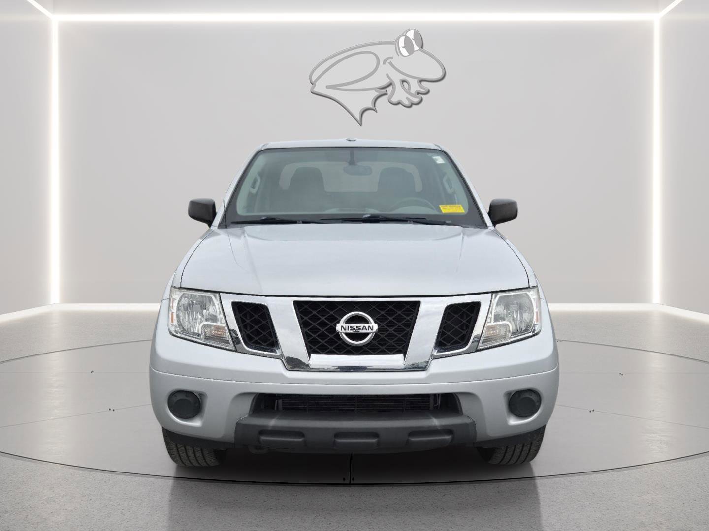 Used 2016 Nissan Frontier SV image 2