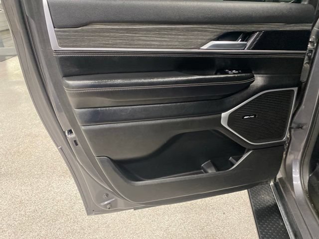 Used 2023 Jeep Wagoneer L Series II AWD/4WD image 33