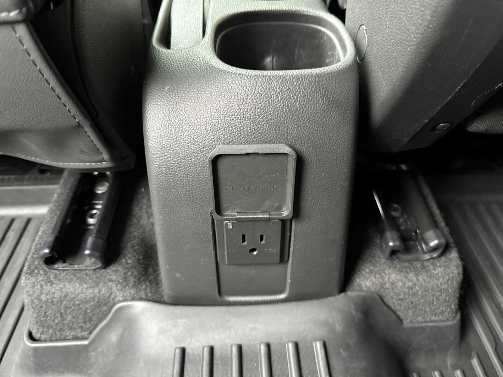 Certified 2020 Chevrolet Trax LT w/ LT Convenience Package FWD image 32