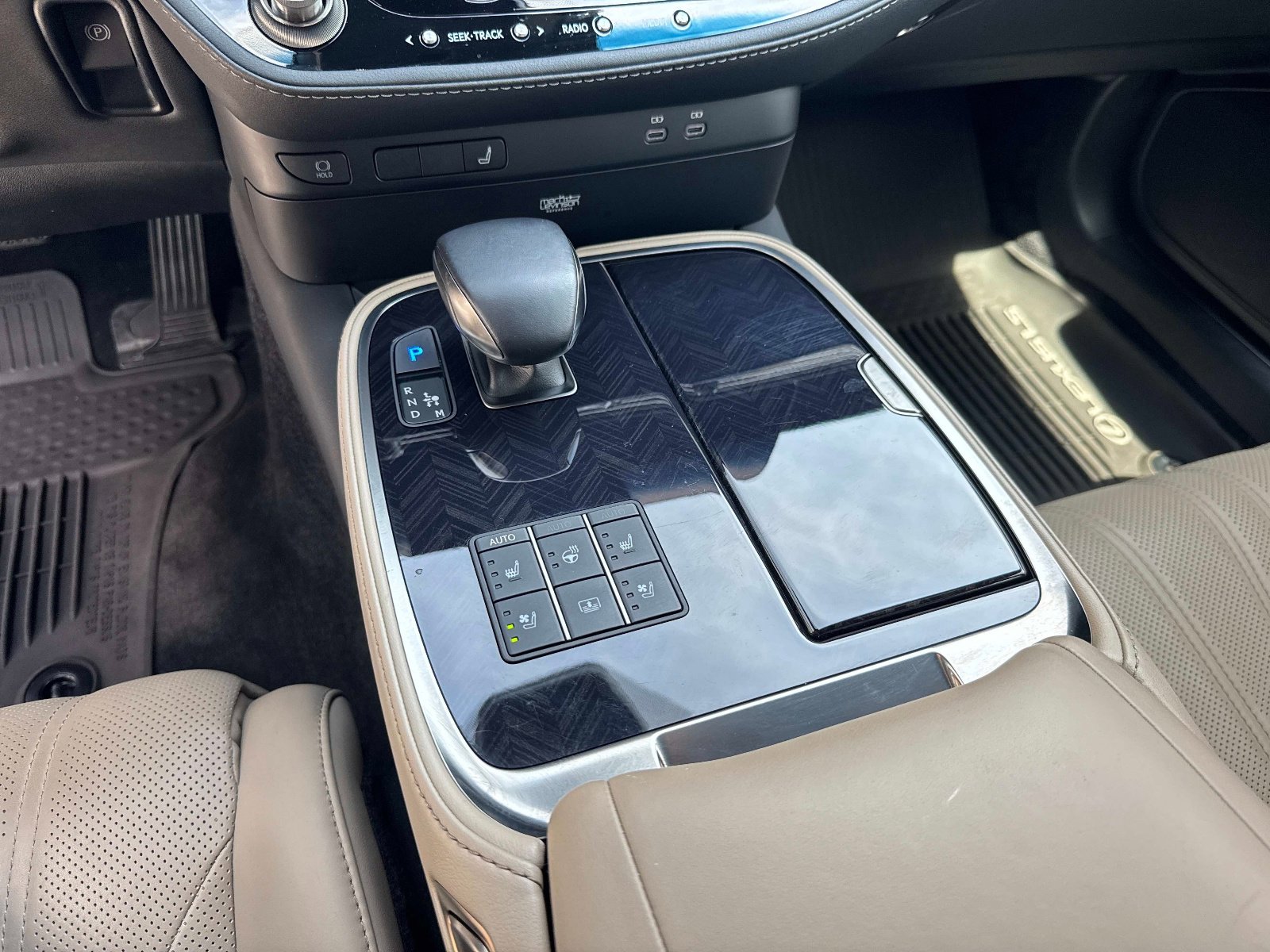 Certified 2023 Lexus LS 500 AWD w/ Interior Upgrade Package image 25