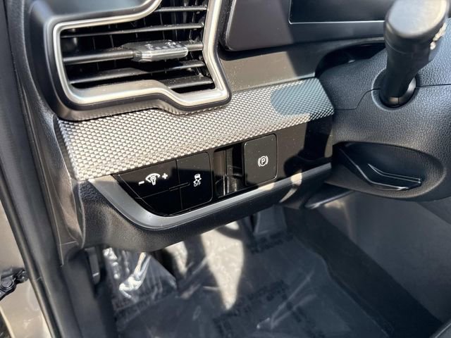 Used 2024 Kia Sportage LX image 22