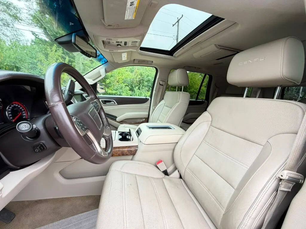 Used 2015 GMC Yukon Denali w/ Premium Package AWD/4WD image 11
