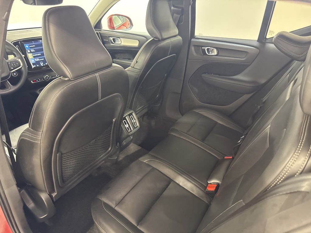 Used 2019 Volvo XC40 T5 Momentum image 20
