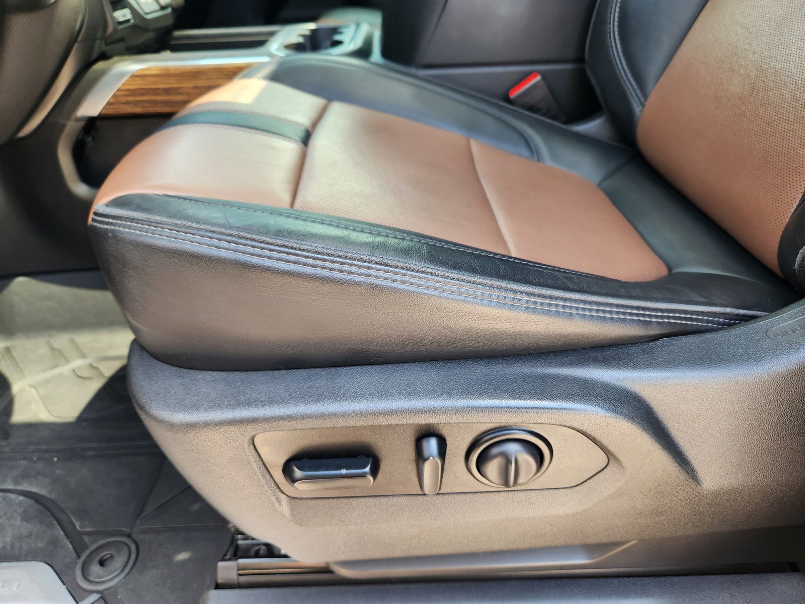 Used 2021 Chevrolet Silverado 3500 High Country AWD/4WD image 22