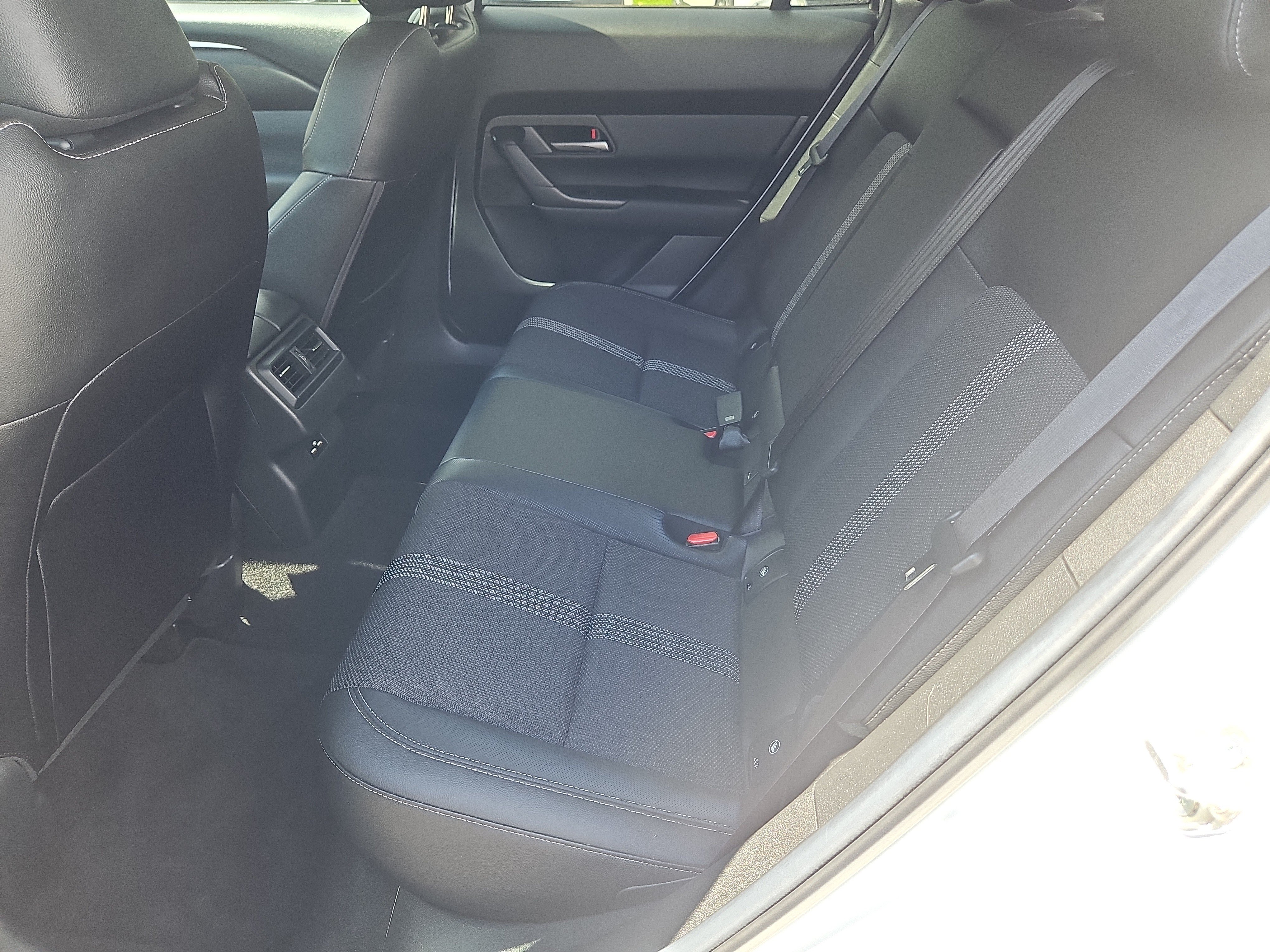 Certified 2024 MAZDA CX-50 AWD 2.5 S w/ Preferred Package image 29