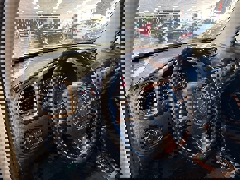 Used 2016 Jeep Renegade Limited image 14