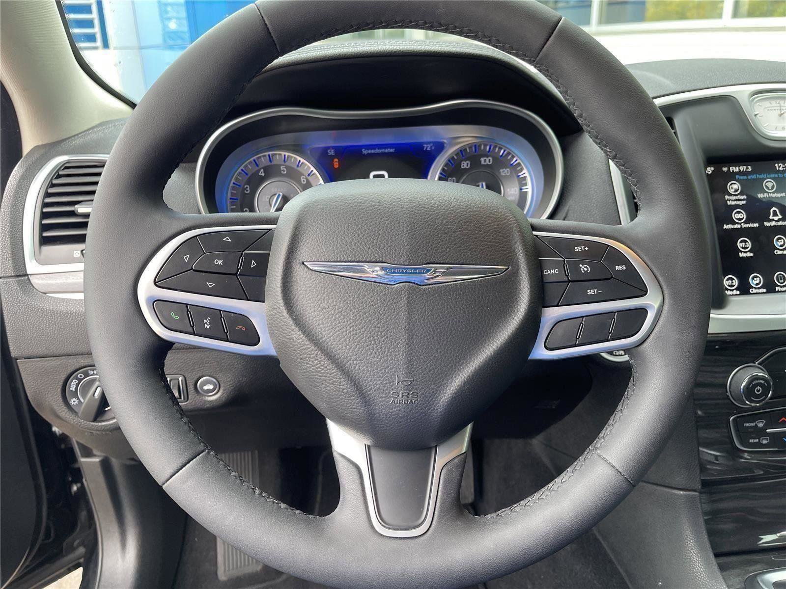 Used 2022 Chrysler 300 Touring AWD/4WD image 20