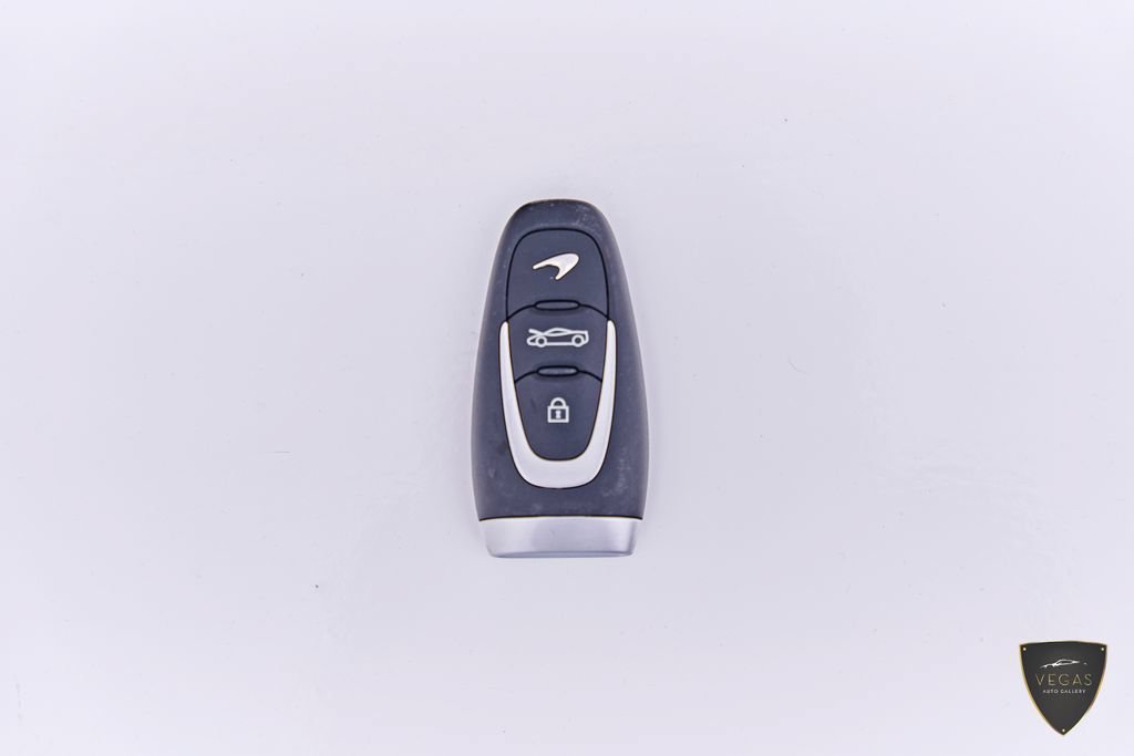 Used 2025 McLaren Artura RWD image 86