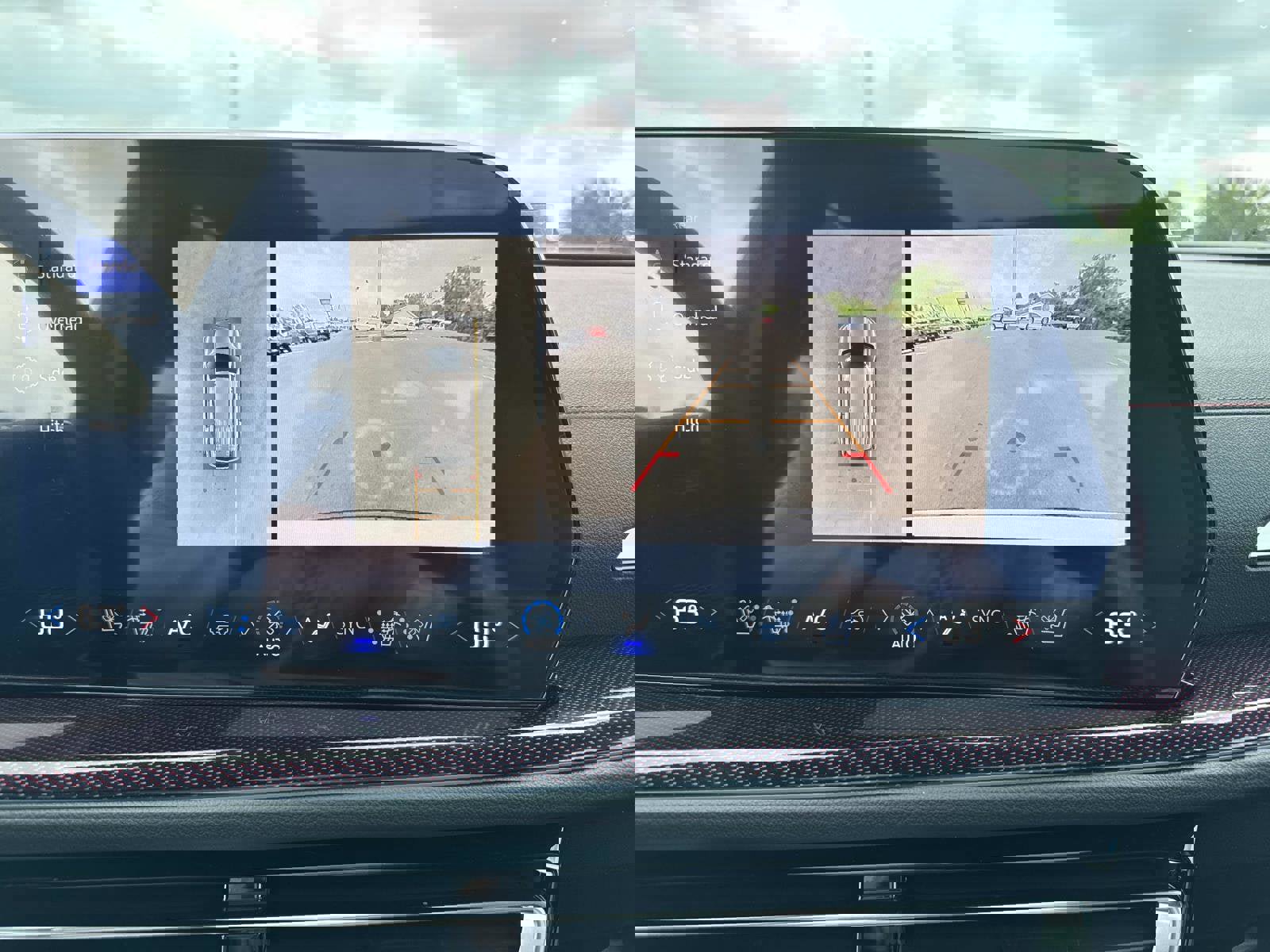 New 2026 Chevrolet Traverse RS w/ LPO, Floor Liner Package image 9