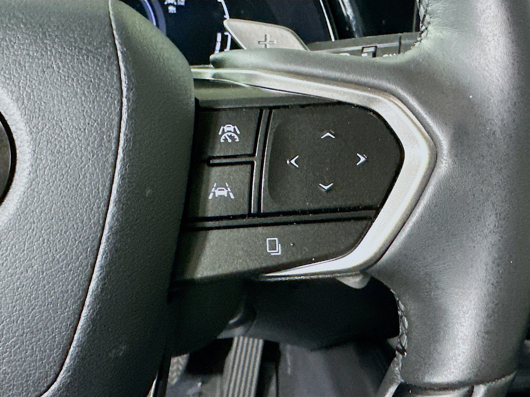 Used 2023 Lexus RX 350 w/ Accessory Package (2T) AWD/4WD image 17