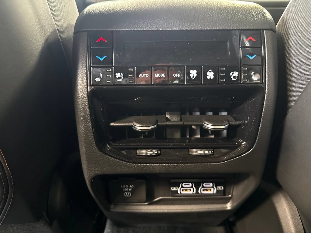 Used 2025 Jeep Grand Cherokee Summit AWD/4WD image 13