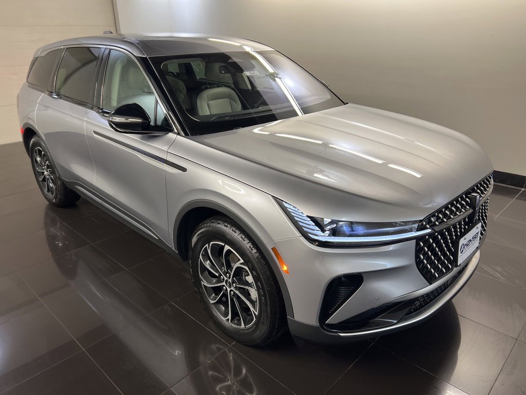 Used 2026 Lincoln Nautilus Premier image 1