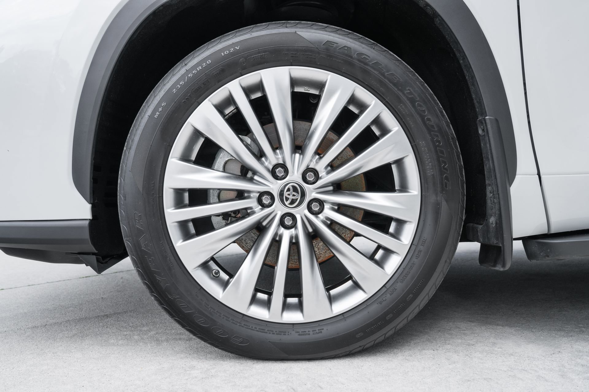 Used 2024 Toyota Highlander Platinum image 30