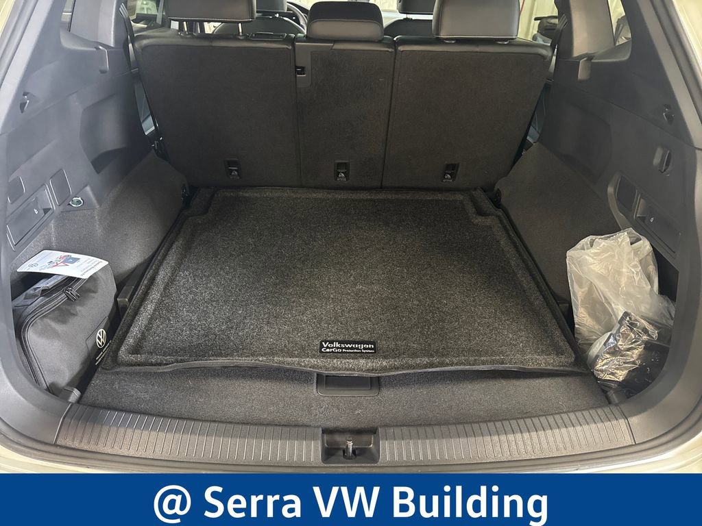 Used 2024 Volkswagen Tiguan SE R-Line AWD/4WD image 30