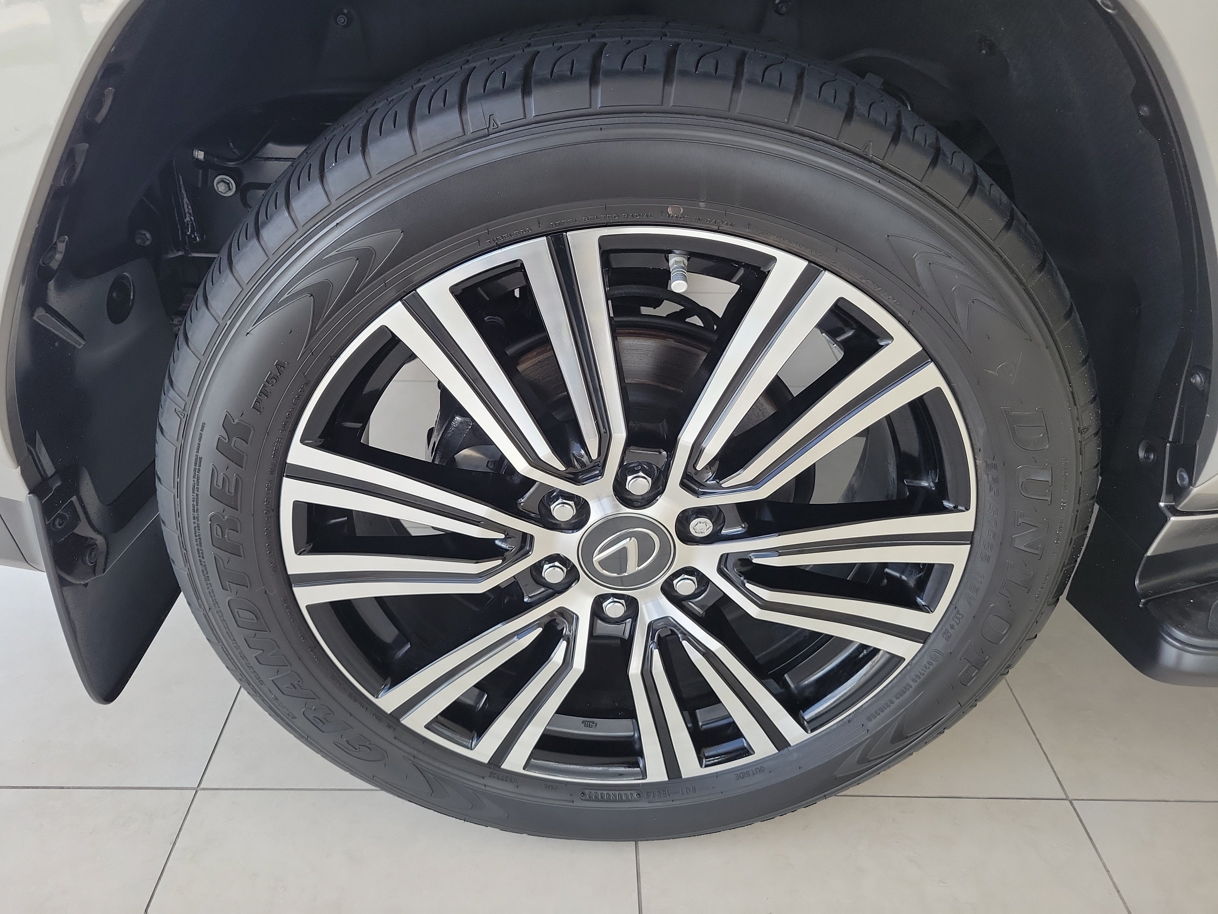 Used 2022 Lexus LX 600 4WD w/ Accessory Package (Z1) image 9