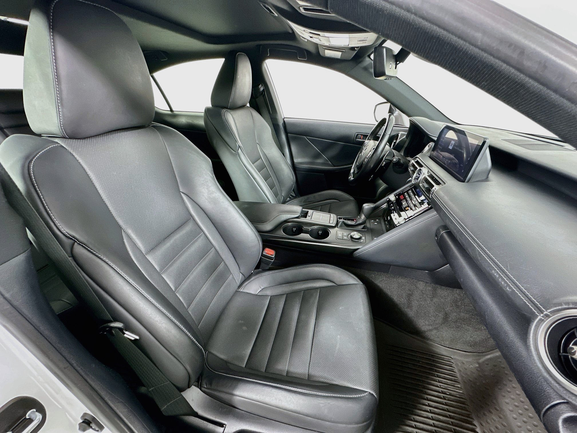 Used 2022 Lexus IS 350 F Sport RWD image 28
