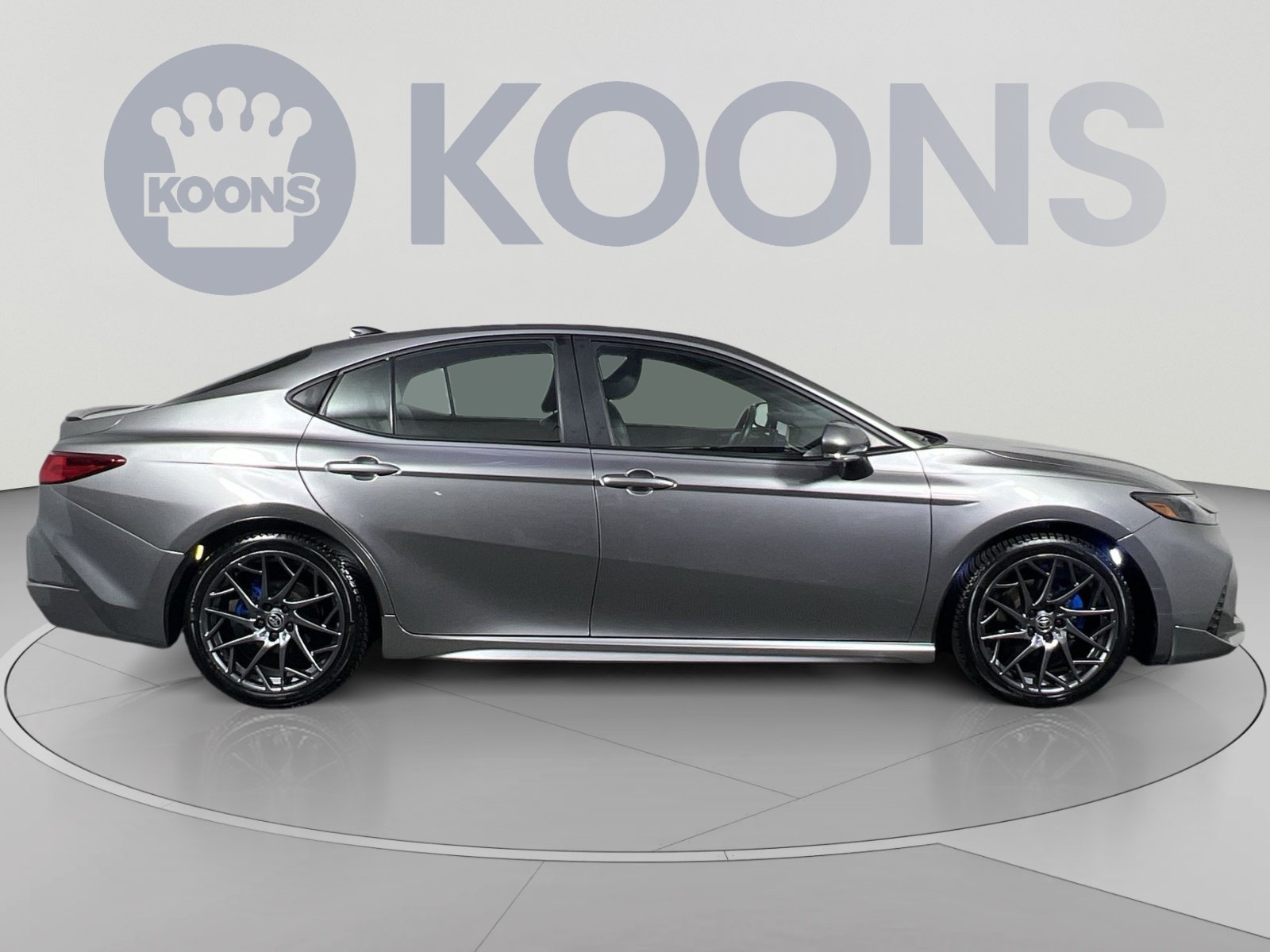 Used 2025 Toyota Camry XSE FWD image 8