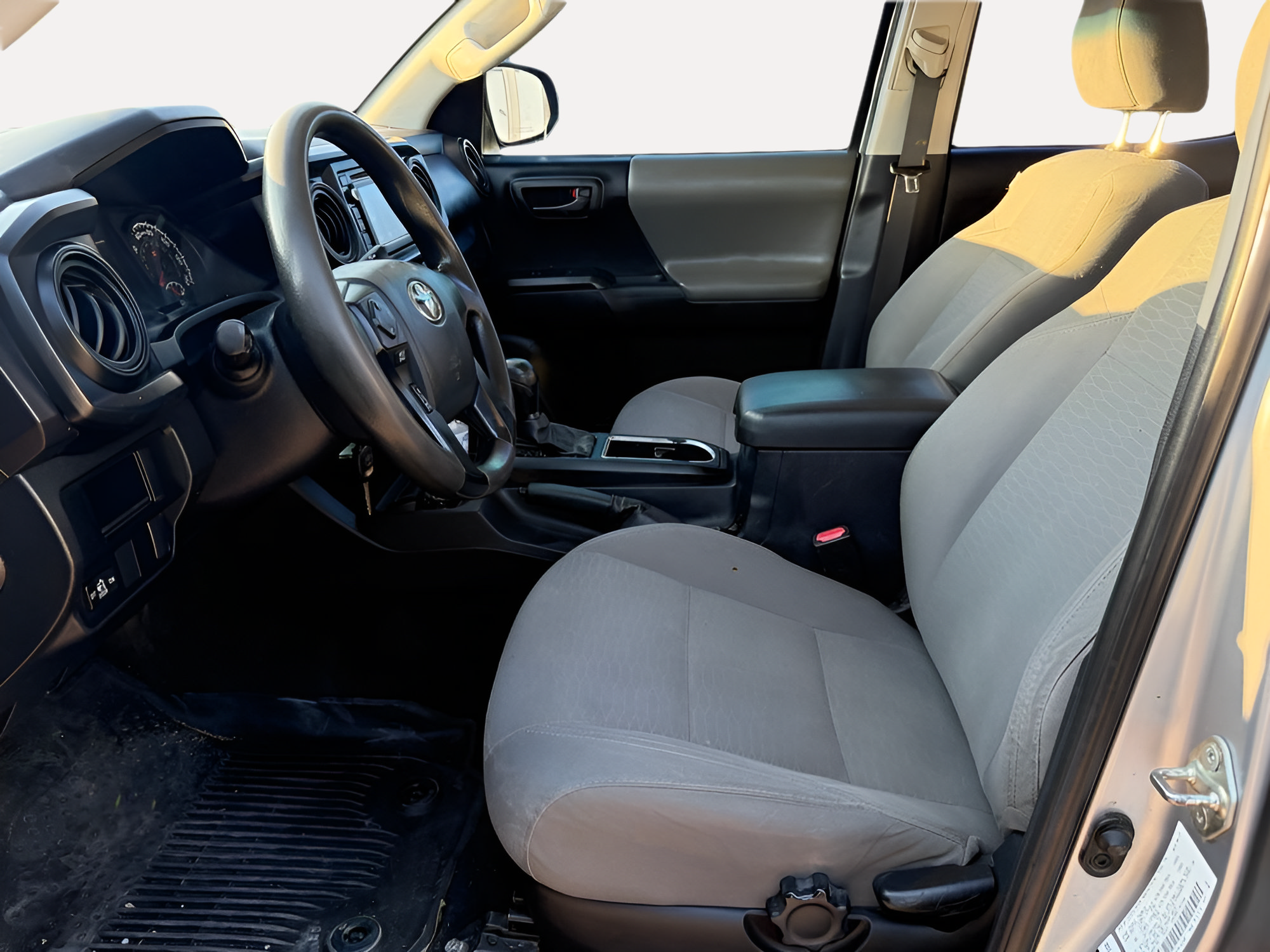 Used 2017 Toyota Tacoma SR w/ Tow Package AWD/4WD image 9