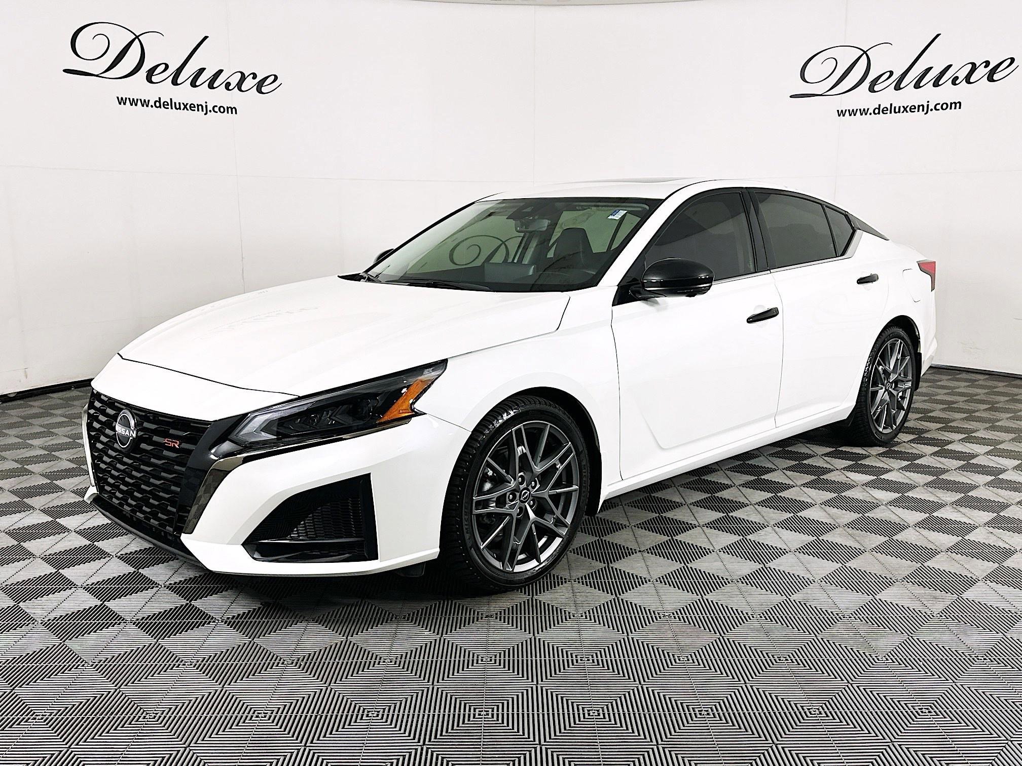 Used 2024 Nissan Altima 2.0 SR image 3