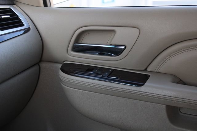 Used 2013 Cadillac Escalade Premium image 19