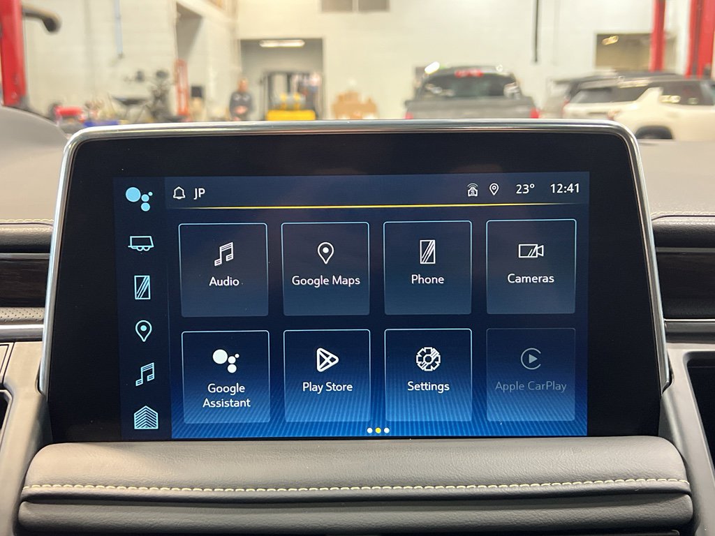 Used 2024 Chevrolet Tahoe Premier w/ Premium Package image 24